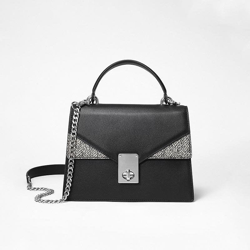 Light luxury women s portable small square bag fashionable high-end commuter bag leather shoulder messenger chain bag versatile 23cm