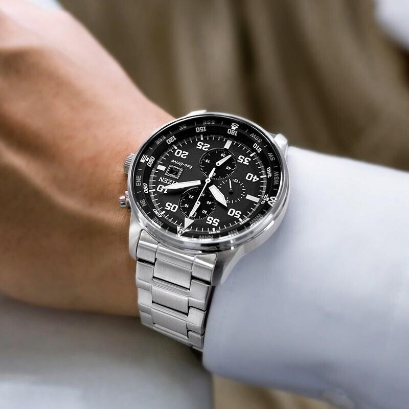Citizen Orologio da uomo Eco-Drive Collection, movimento al quarzo alimentato dalla luce, cinturino in acciaio inossidabile CA0690-88E