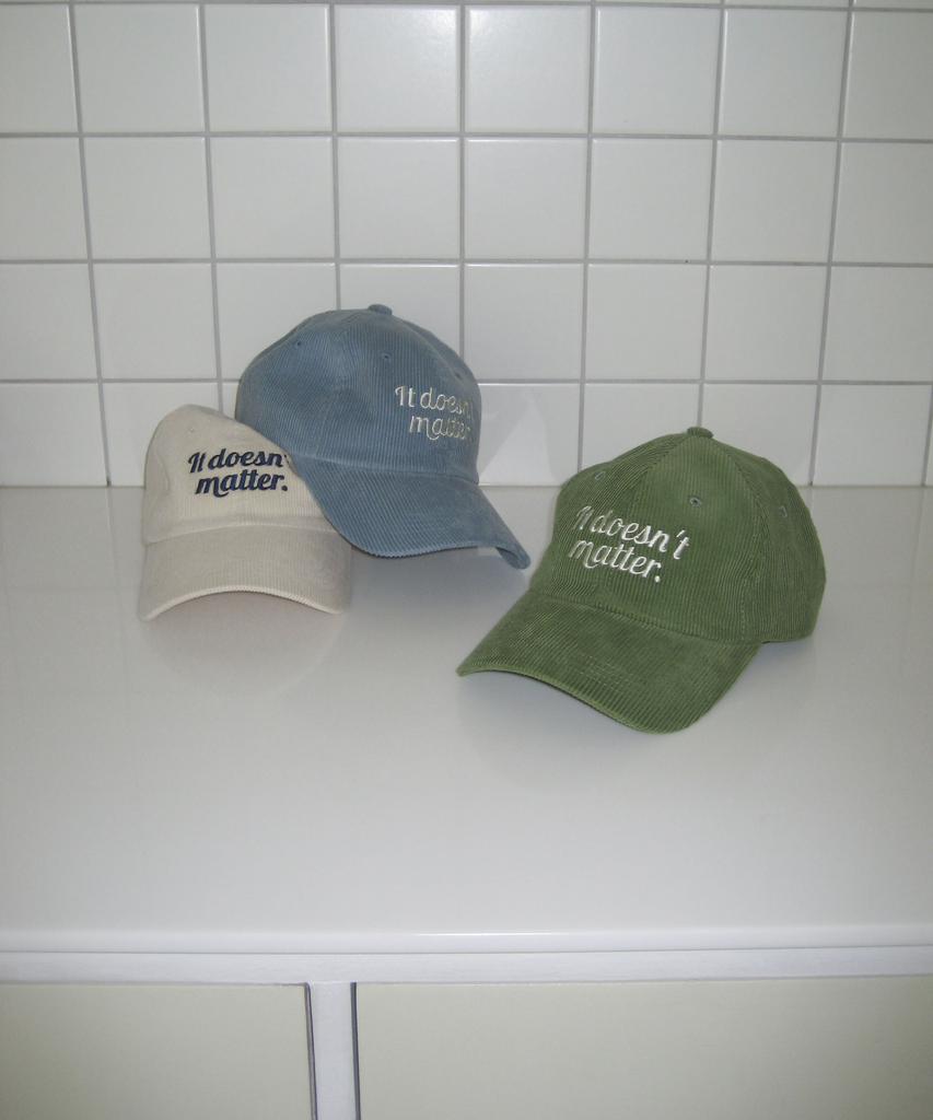 Isdeojeunmaeteo Corduroy Logo Ball Cap (Green)