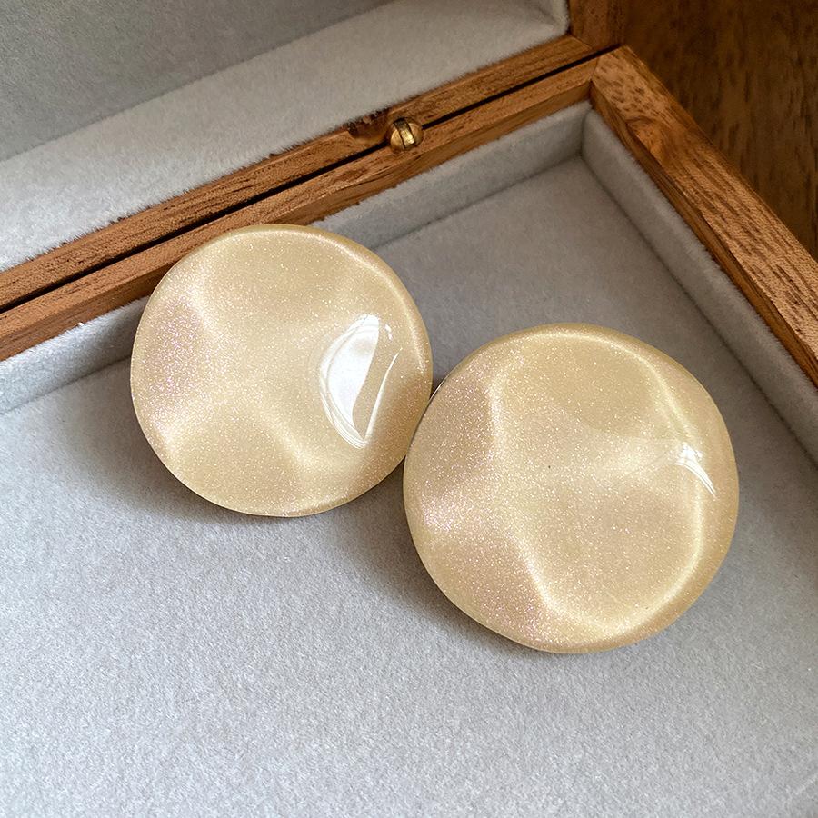 

European and American exquisite silver needle resin round stud earrings Maillard retro simple fashion earrings light luxury high-end earrings