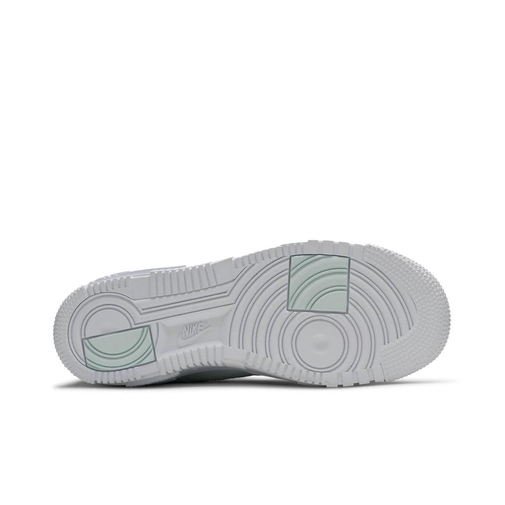 Nike Damen Air Force 1 'Pixel Ghost Aqua' (Damengrößen) Ghost Aqua / Ghost Aqua / Weiß / Schwarz Skateboard-Schuhe CK6649 400