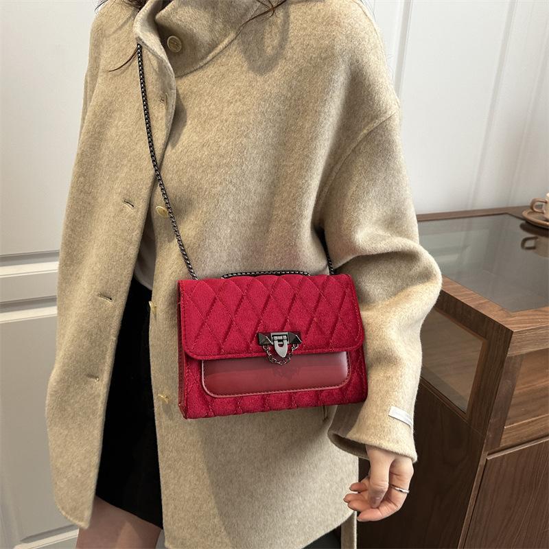 New Velvet Commuting Crossbody Bag Women Fashi Chain Strap Square Shoulder Bag Comfortable and Texture Versatile Chain Bag