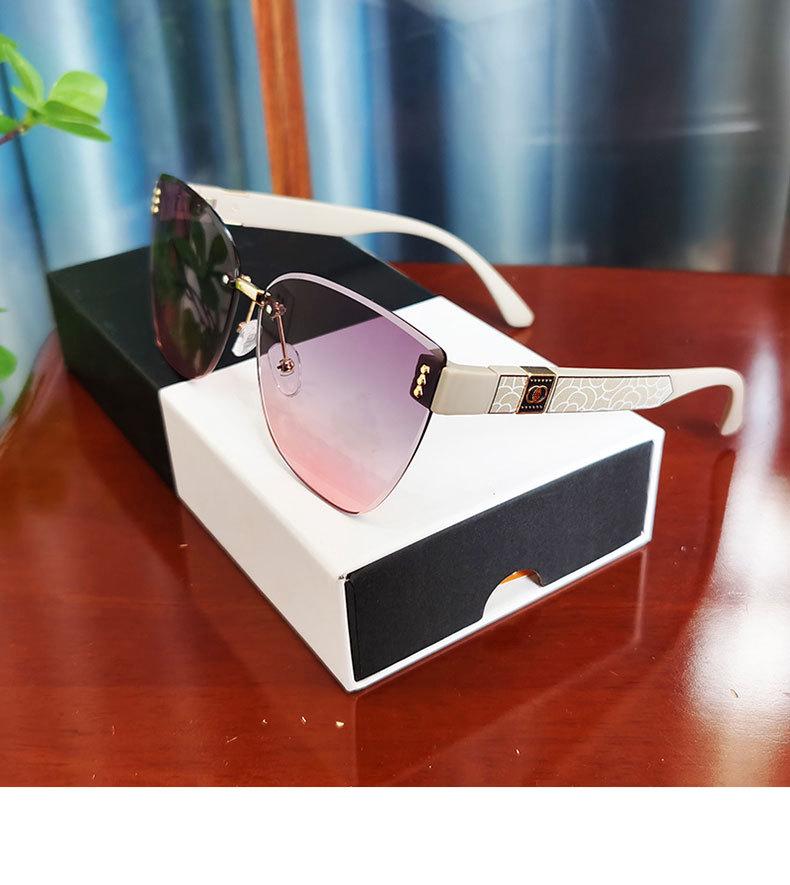 Vintage Cat Eye Women Fashion Sunglasses Stylish Rimless Luxury Female Sun Glasses Cateye Designer Gradient Shades