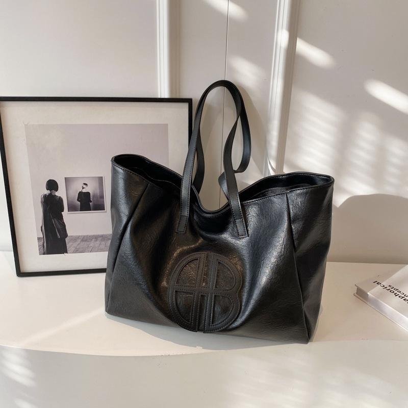 Large Capacity Tote Bag Women's 2023 New Trendy Retro Versatile Shoulder Bag Autumn and Winter Fashion Premium Handbag