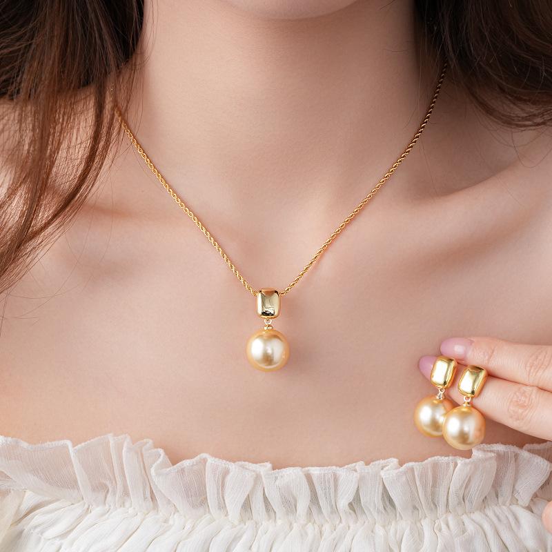 18K Real Gold Electroplated Yellow Pendant Pearl Necklace Women's Collarbone Chain French Retro Necklace Women's