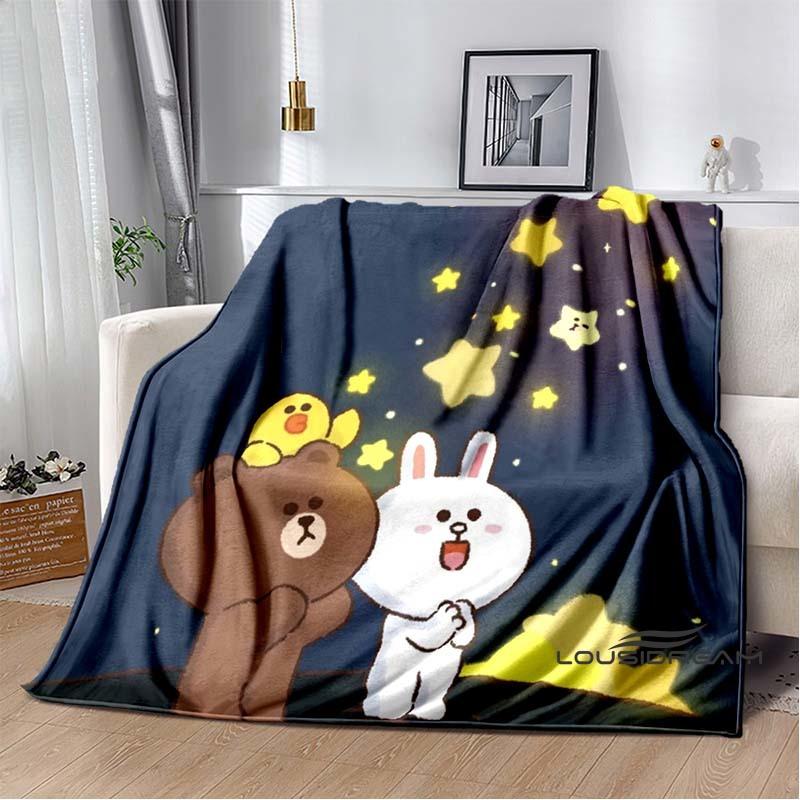 The BROWN & FRIENDS blanket is crafted from flannel material, offering a fluffy, soft, warm, and comfortable feel. Suitable