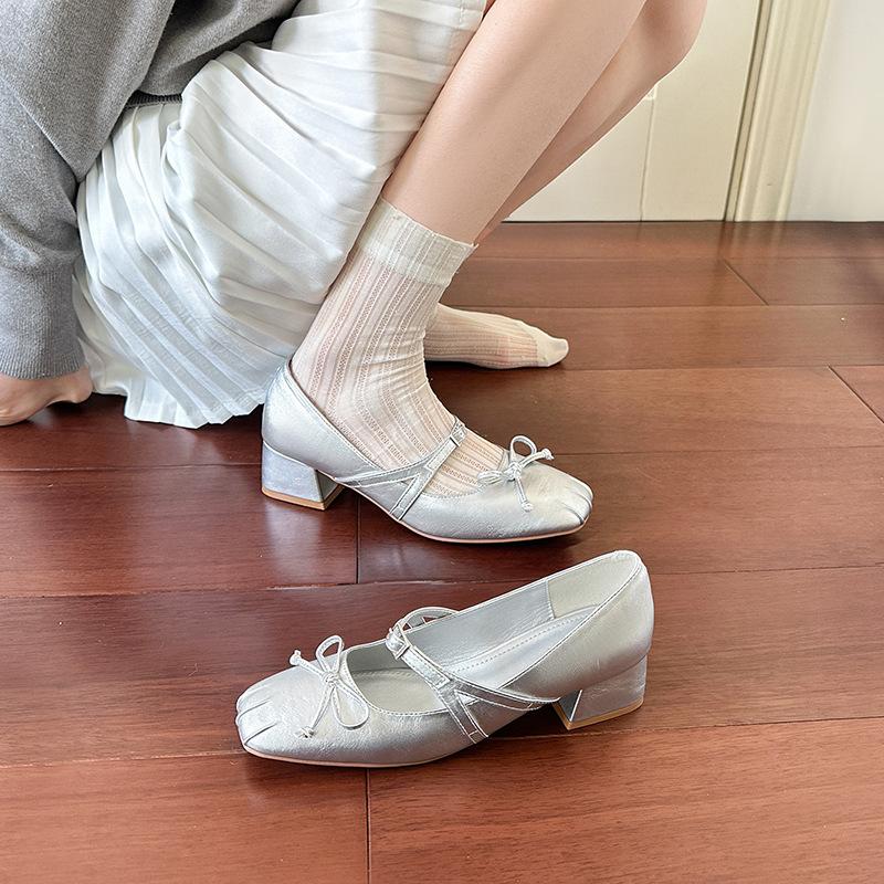 

New bow thick heel ballet shoes square head thick heel Mary Jane high heel single shoes women 39 серебряный