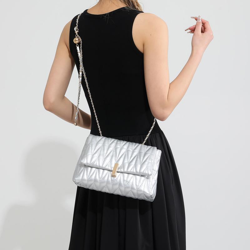 This Year's Trendy Women’s High-End Single Shoulder Bag - 2024 Summer Fashion Small Square Chain Bag.