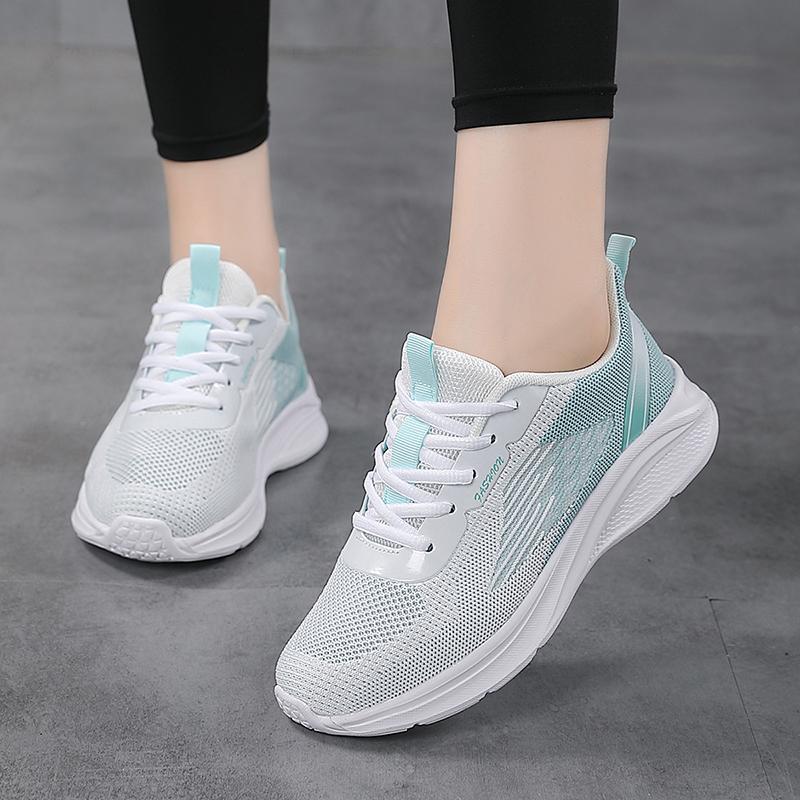Spring and summer sports shoes running shoes mesh lightweight travel shoes student soft-soled casual shoes