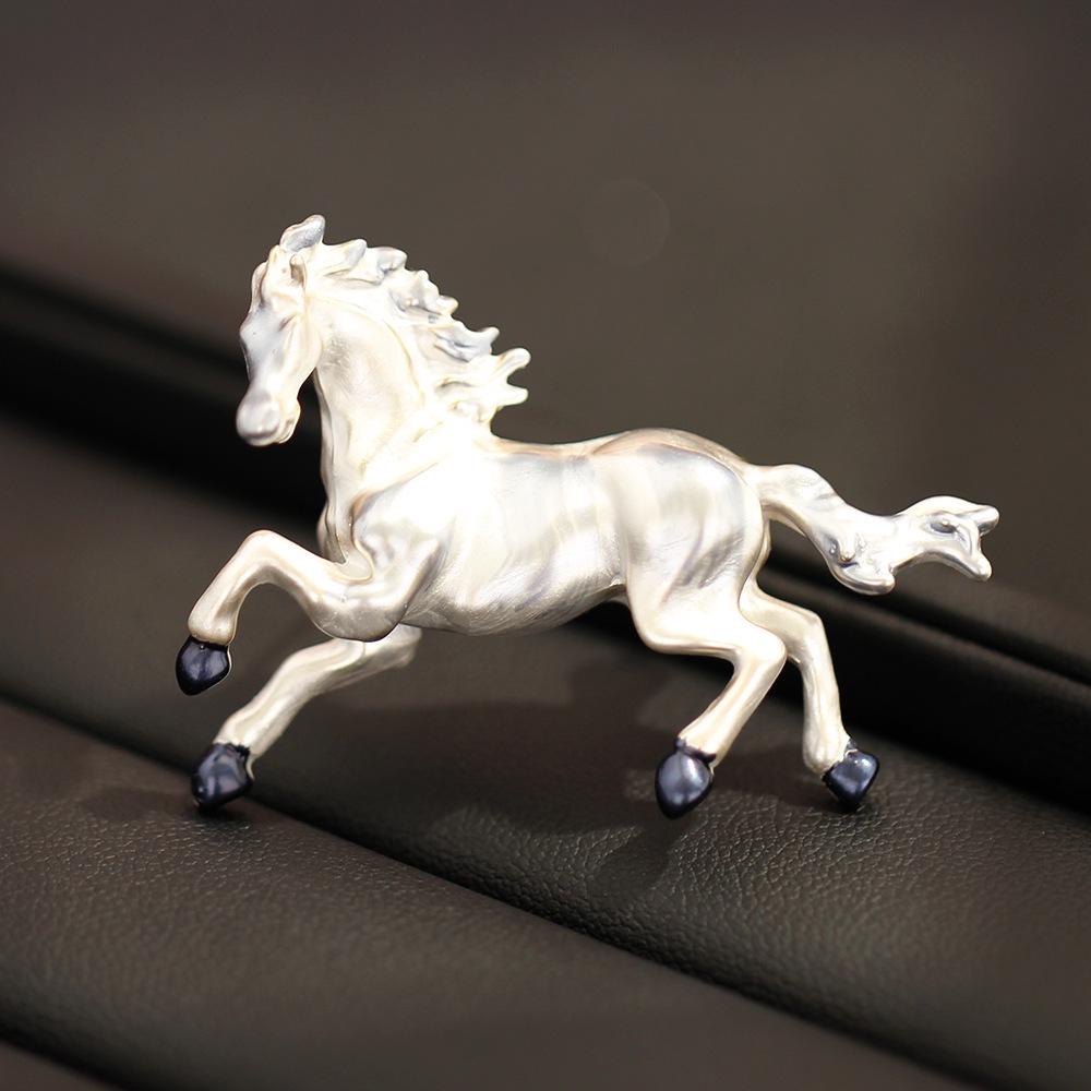 Retro Zodiac Galloping Horse Brooch: Three-Color Enamel Pin Accessory for Men