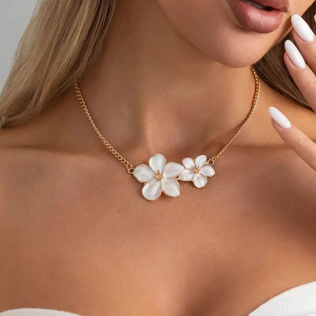 Collana Ciondolo Fiore Dolce Rosa Blu Bianco Ingemark per Donna Raffinata Petalo di Fiore a Goccia d'Olio Catena Clavicola Gioielli Estetici