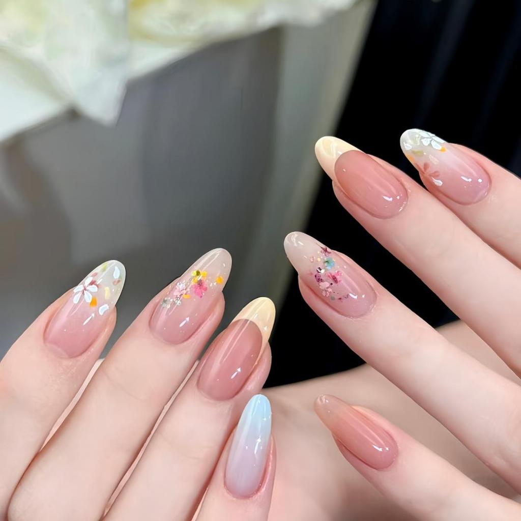 Cat Eye Polka Dot Detachable Nails with Bow Patches - Cute Handmade Nail Art for New Year