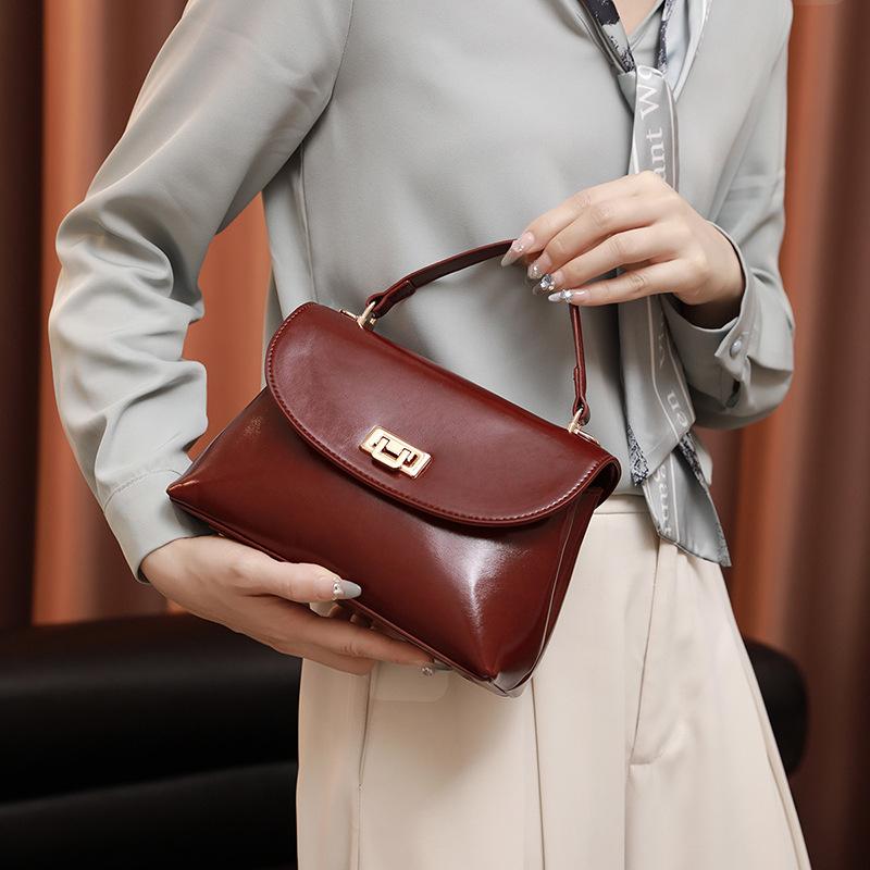 Small square bag new women's bag handbag simple texture niche shoulder bag Korean version trendy fashion messenger bag