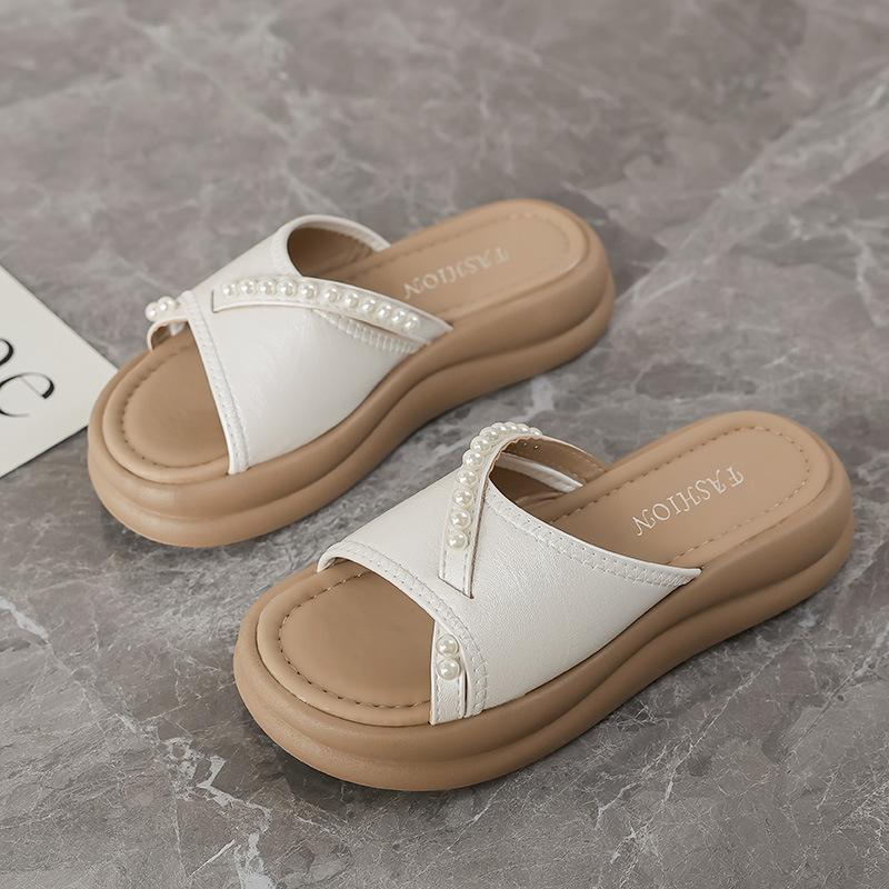 Thick-bottomed heightening cool slippers women's new outer wear in summer 2025 with skirts, small fragrant French rhinestone cool slippers