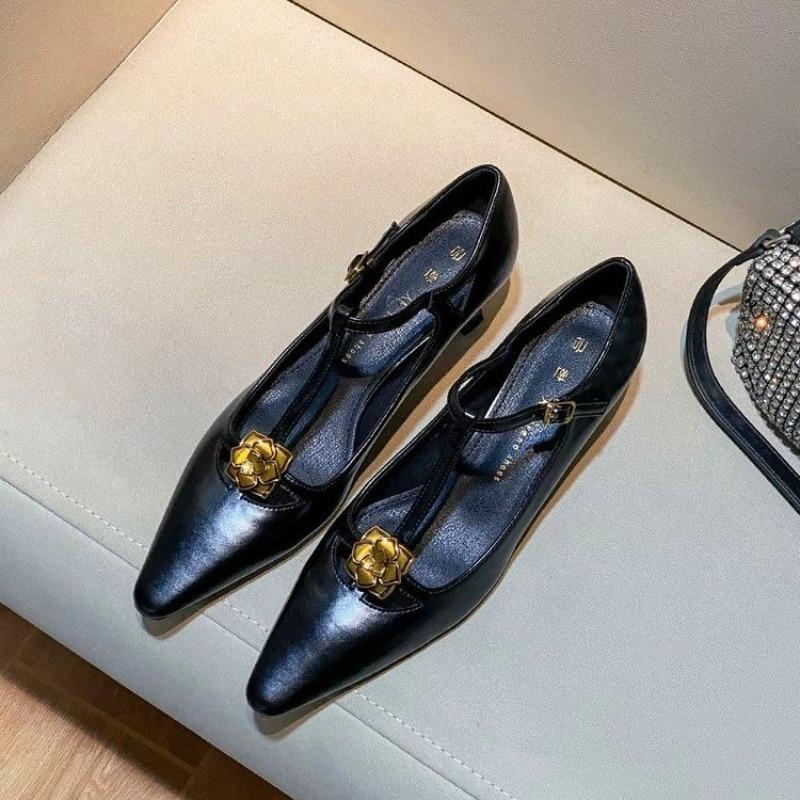 Móda Podzim Nové Boty na tenkém podpatku Dámské špičaté mělké boty s kovovou květinou Protiskluzové Nízké boty odolné proti opotřebení