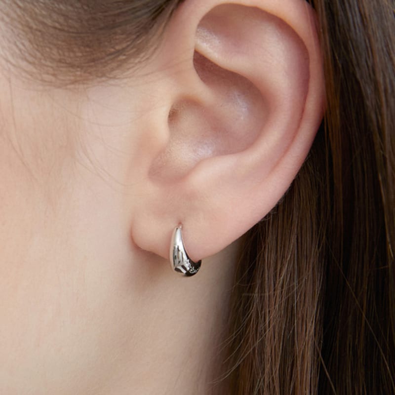 

by hyeres Luna pebble one touch earrings S (2 colors) BH6E45620_2 Yellow BH6E45620YBXXX