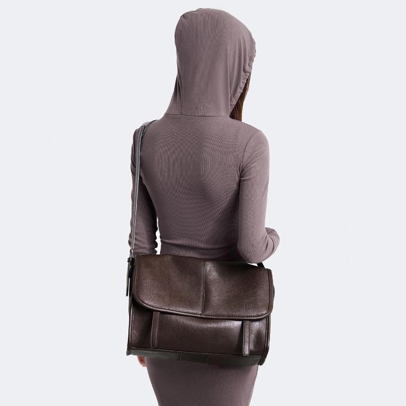 Small-scale, High-end Vintage Messenger Bag for Business and Casual Wear, Single-shoulder Cross-body Briefcase