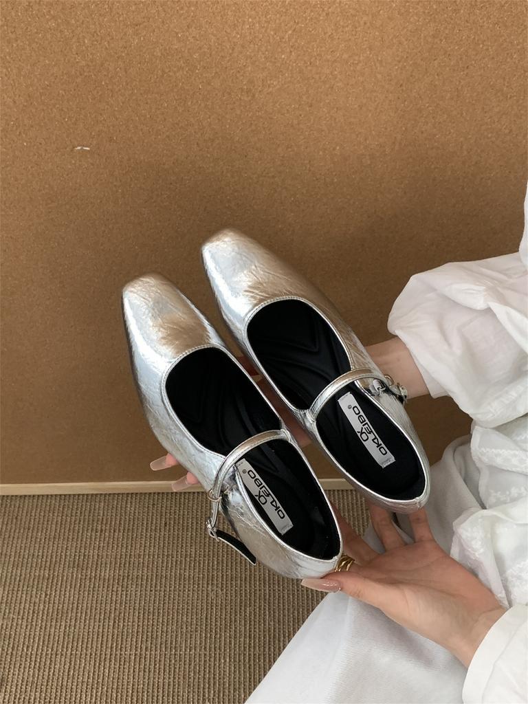 Design Sense Niche One-word Buckle Shallow Mouth Single Shoes Women's 2025 New Late Evening Breeze with Skirt Mary Jane Grandma Shoes