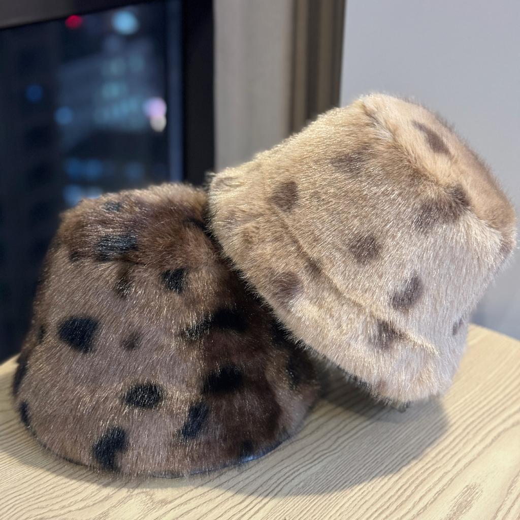 Thick Plush Fisherman Hat for Women in Autumn and Winter Hot Girl Style Warm and Face Friendly Small Basin Hat Cold Proof Bucket Hat