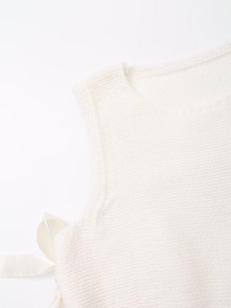 Autumn Women's Fashion: European & American Knitted Sweater Vest with Side Bow Button