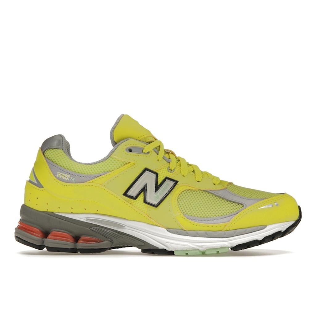 New Balance 2002R Sulpher Yellow Unisex Sneakers Silver-Metallic M2002RLC