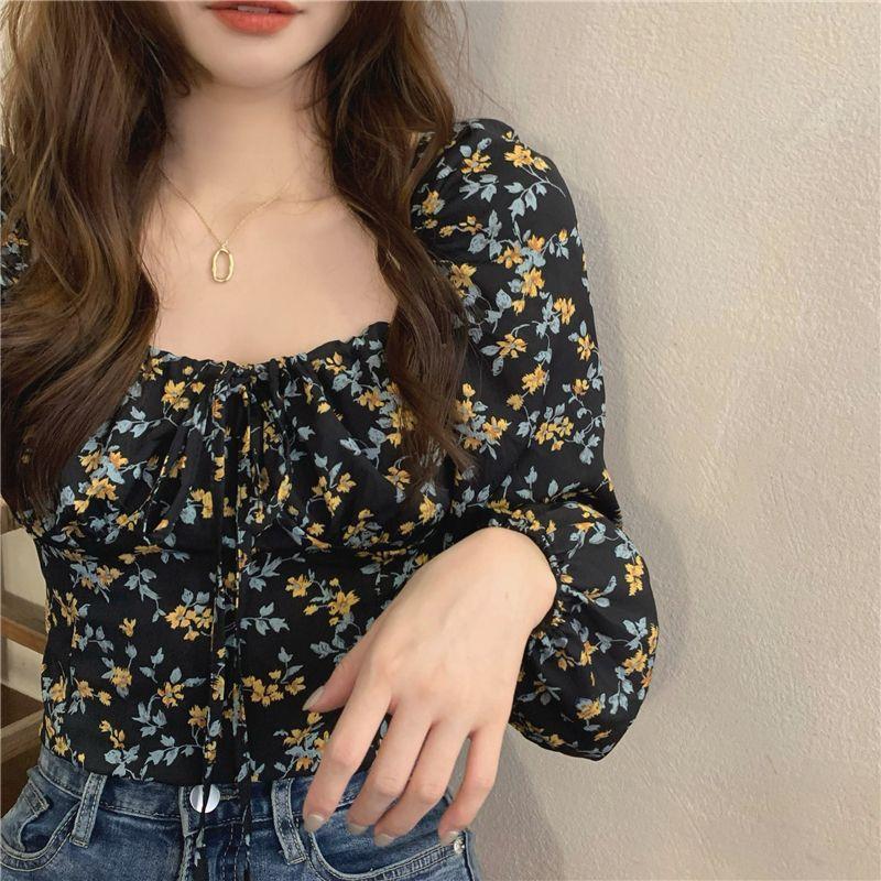French Floral Square Collar Shirt Female Elegant Design Sense Niche Bubble Sleeve Slim Tops Vintage Pleated Spring Collarbone Blouse