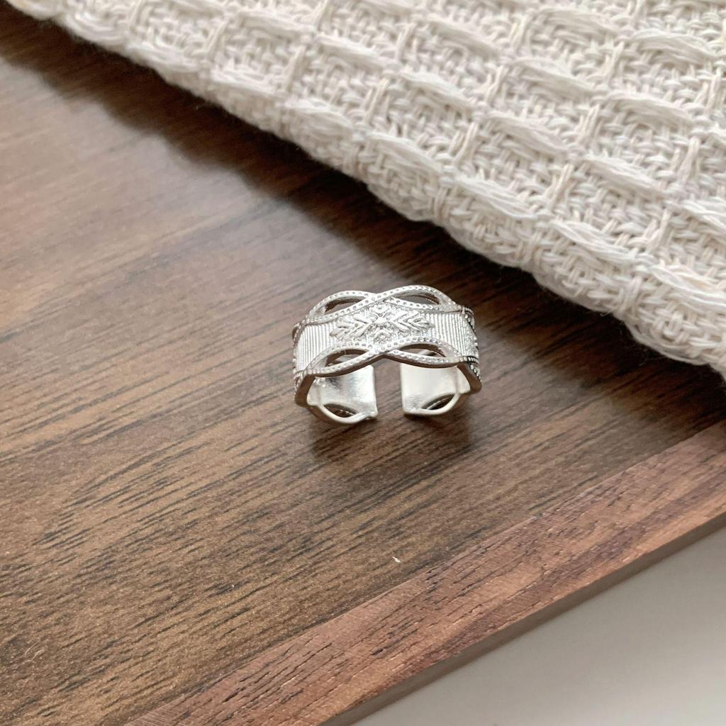Luxury Geometric Lace Open Ring: Women's Fashion Statement