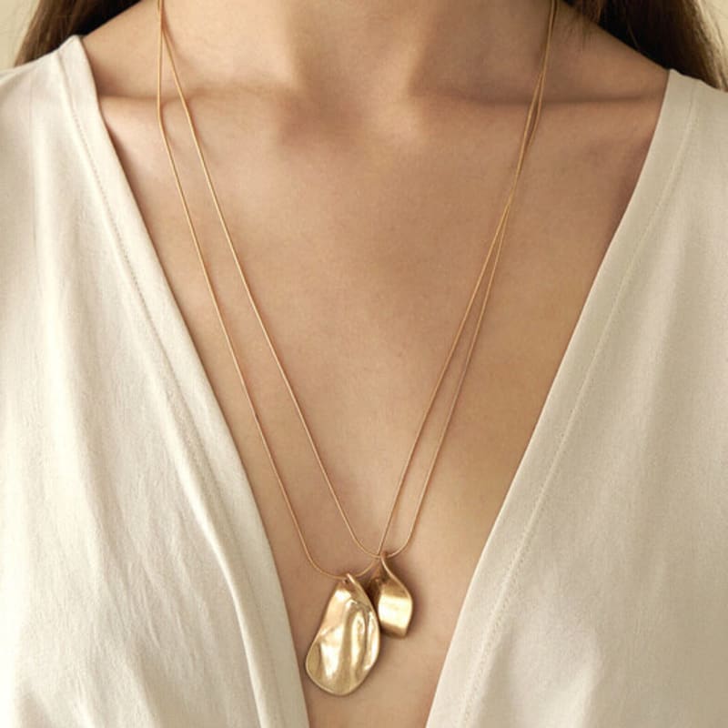 Sparrow Petale gold long necklace