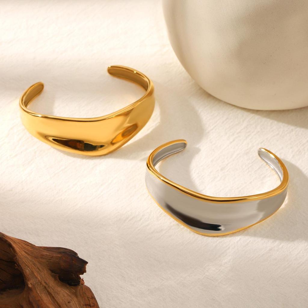 18K Gold High-Gloss Curved Stainless Steel Women's Bracelet with Non-Fading Titanium Steel