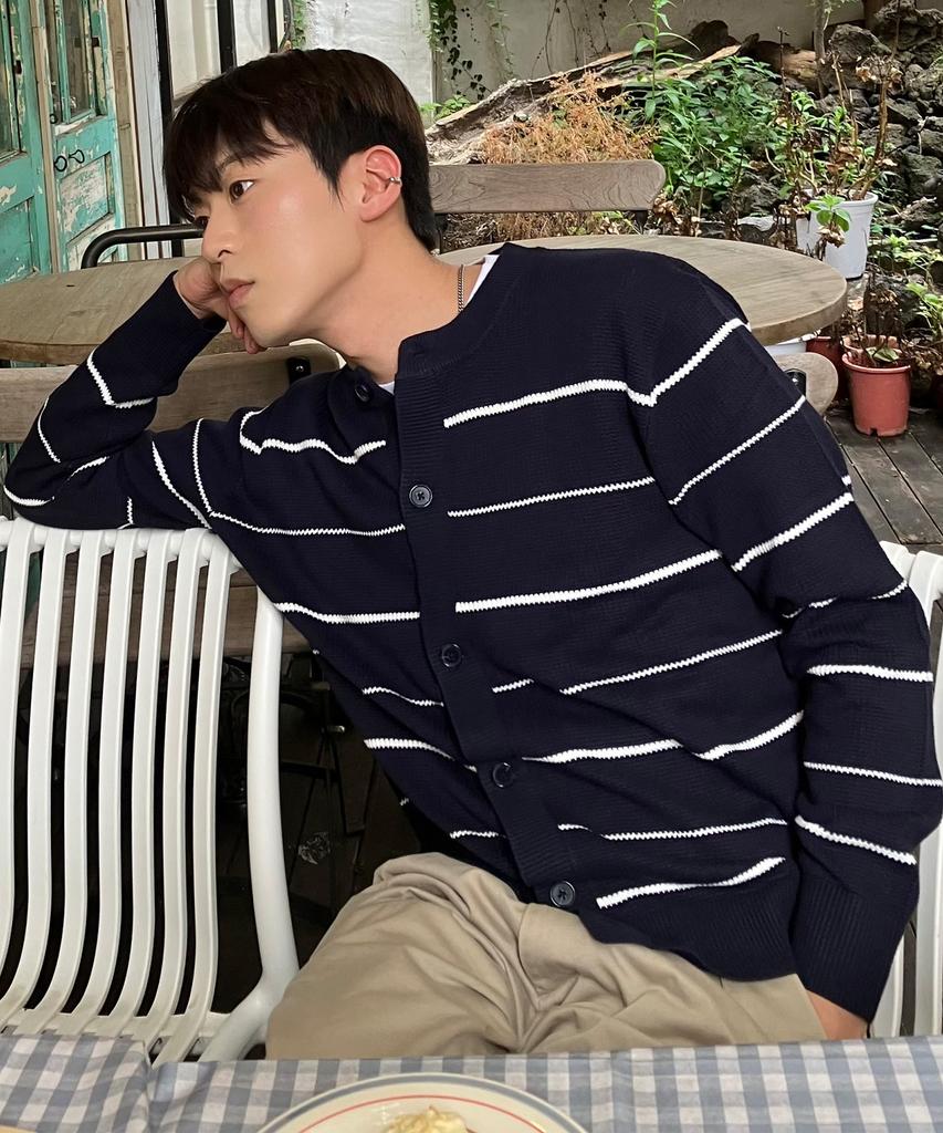 Mindbridge [Couture] Striped Round Semi-Overfit Cardigan