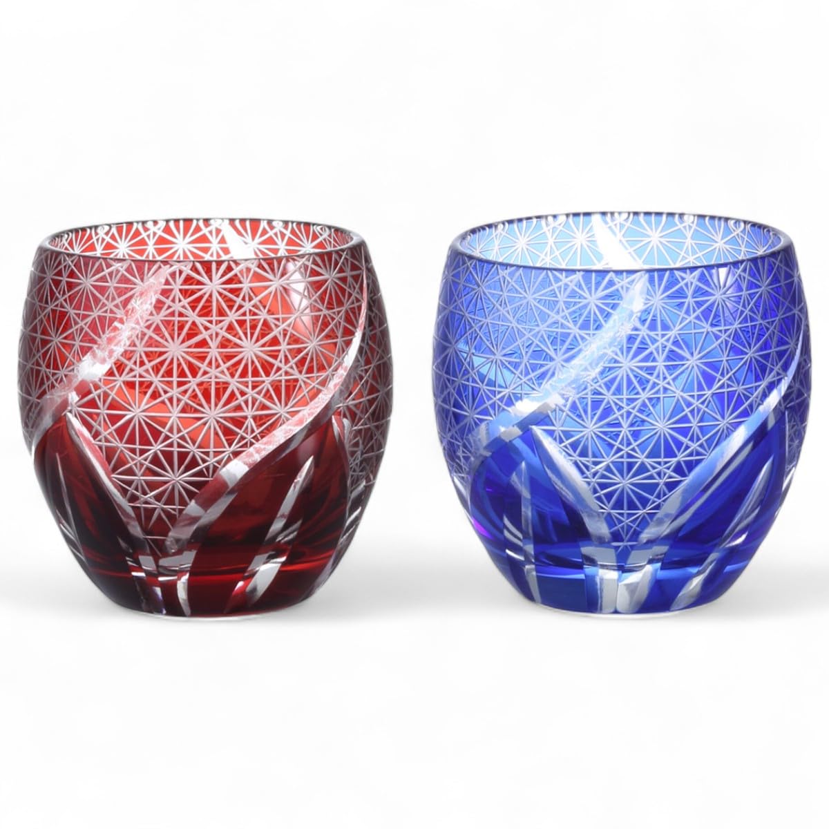 

Пара бокалов Mizukage Kiriko для холодных напитков Ranbori Komon Красный Bishou Текущая модель J-kitchens Форма яйца Саке, 5,5×5,9 см, 100 мл, Узор, И Синий,