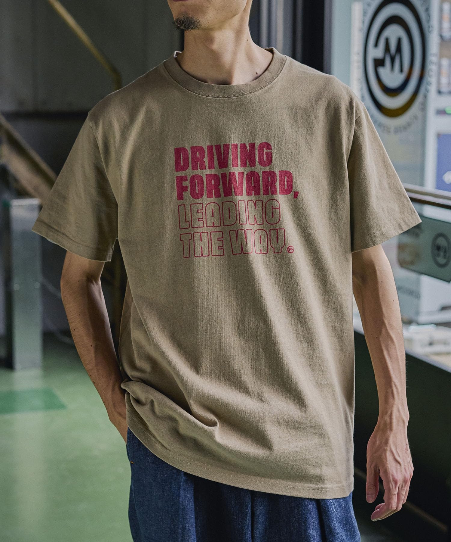 

GORDON MILLER Men s Short Sleeve DRIVING FORWARD T-Shirt, Beige, Size XL, 1750808