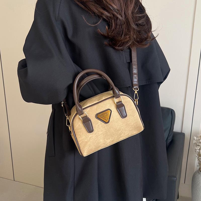 

2025 Spring Women s Retro Crossbody Handbag чорний