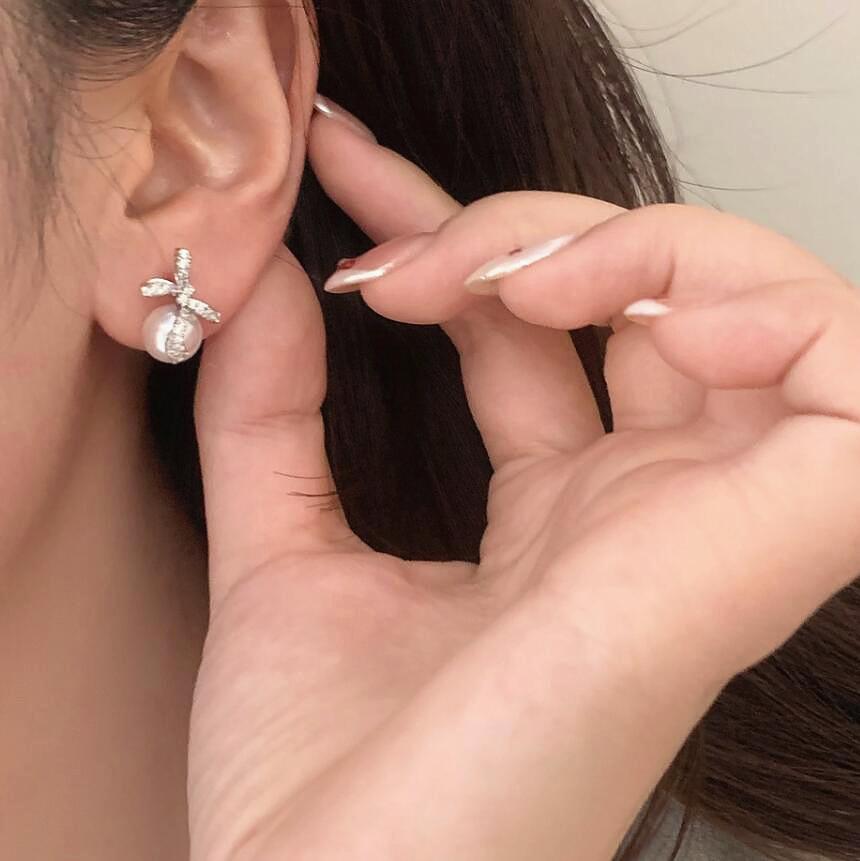 Silver Needle Korean Zircon Pearl Bow Earrings Simple Versatile Temperament Earrings Niche Design Earrings