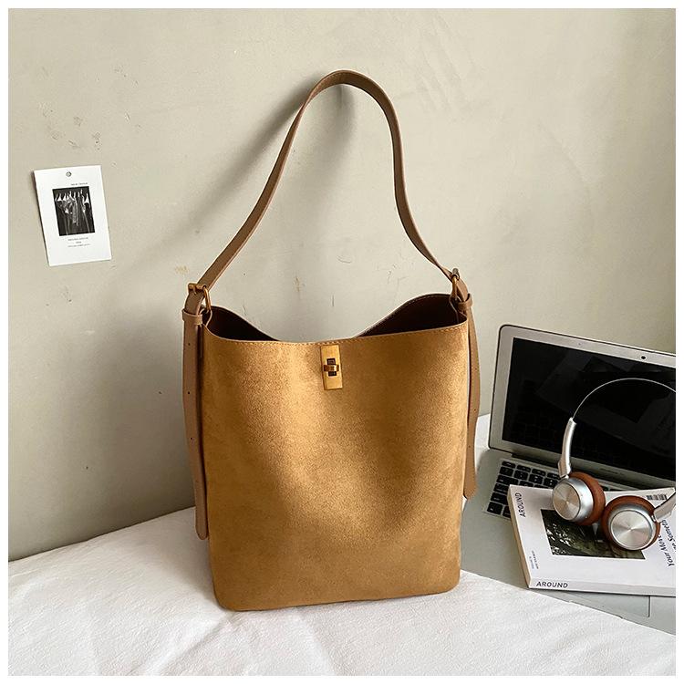 

2025 autumn new suede large-capacity tote bag bucket bag women s fashion commuter large-capacity shoulder bag bag