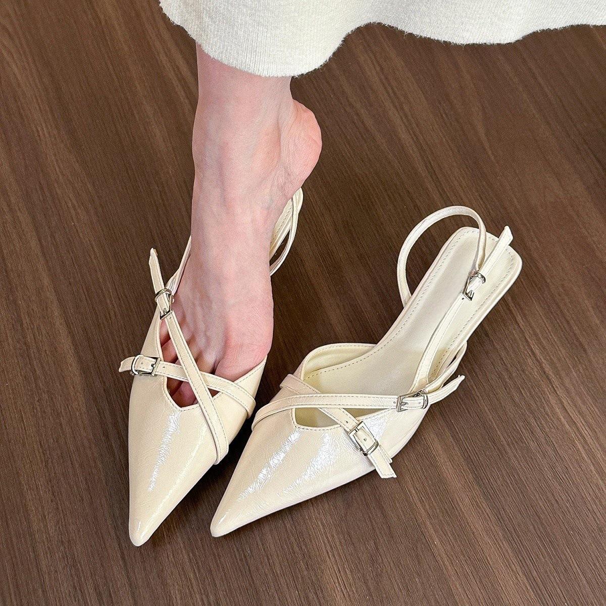 

Temperament sister! Beige light mouth low heel sandals female bag head empty cat and sandals female 35