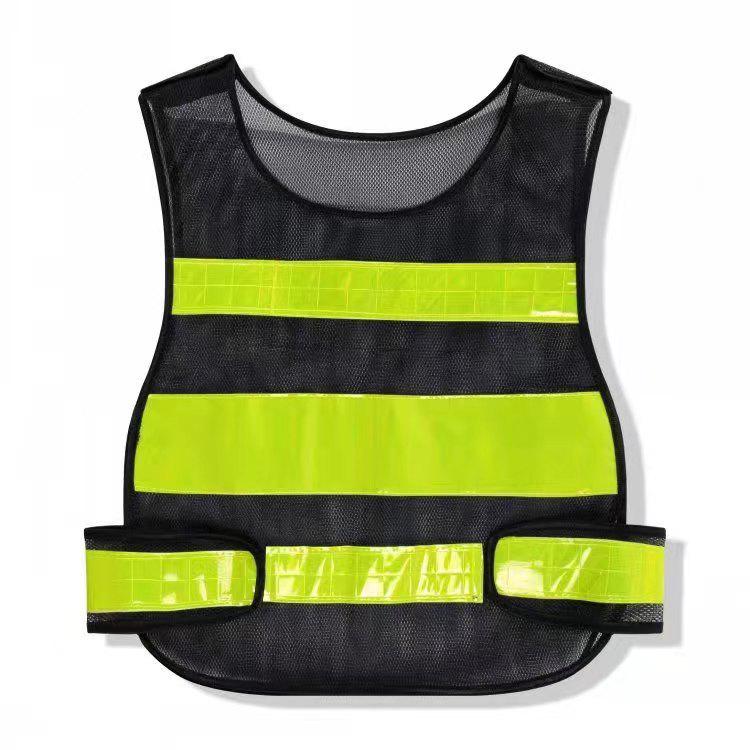 Multi-Pocket Reflective Safety Vest for Construction and Traffic Duty