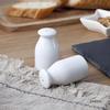 2 Pièces Salières et Poivrières Modernes Blanches, pour Décor de Table de Cuisine de Ferme, Ensemble Salière et Poivrière en Céramique avec Plateau en Bambou