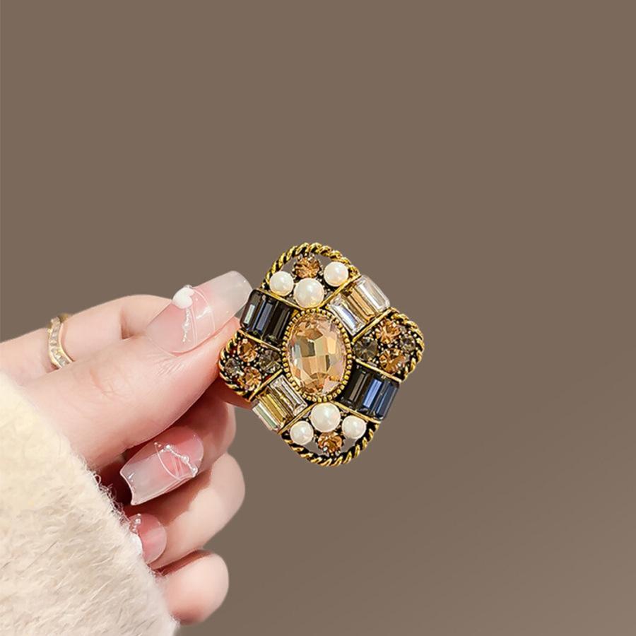 Elegant Wheat Ear Alloy Brooch: High-Grade Pin for Coats and Suits