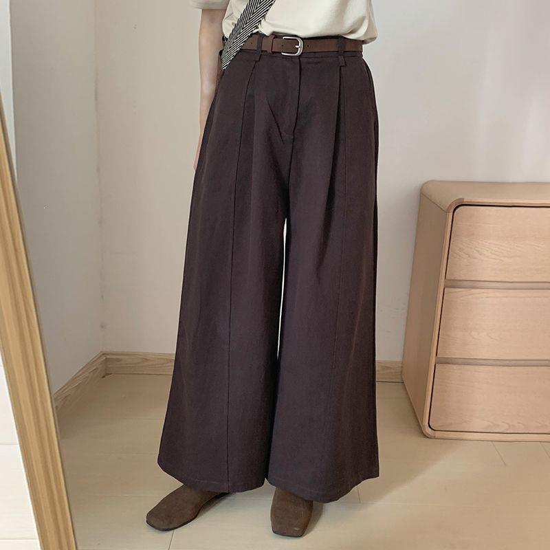 

Women s Korean-Style Vertical Stripe Wide-Leg Pants in Apricot - Slimming, Versatile, Casual, and Elegant Straight Design for New Season. M (suggested 50-55 kg) кофейный