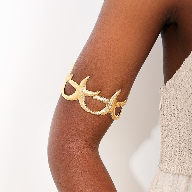 

Bohemian Metal Starfish Open Arm Bracelet for Women String Leaf Wave Flower Ins Style Cuff Arm Bangle Beach Party Zircon Gift