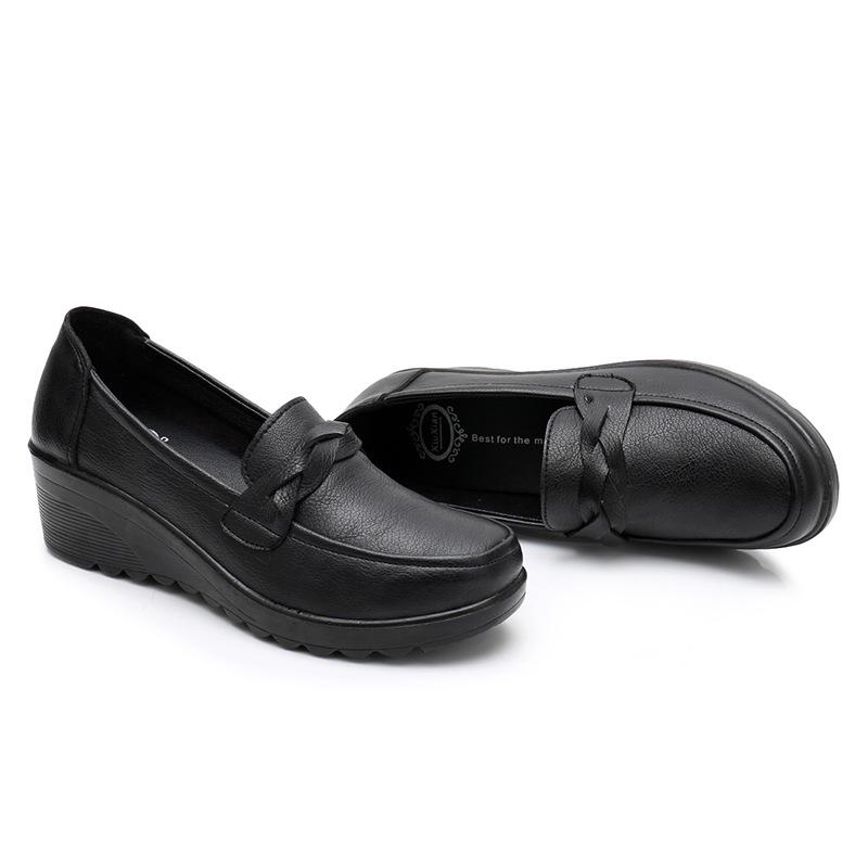 2026 Spring/Autumn Wedge Shoes for Middle-Aged Women - Casual Black Leather Mother's Footwear