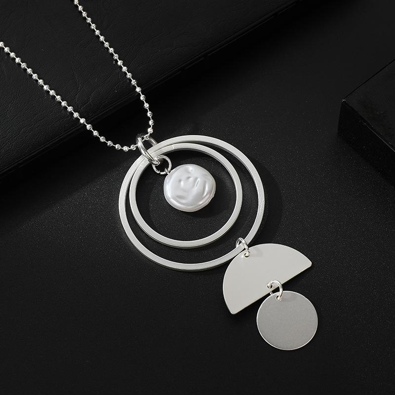 

Necklace High Sense Fashion Irregular Geometric Alloy Sweater Chain European American