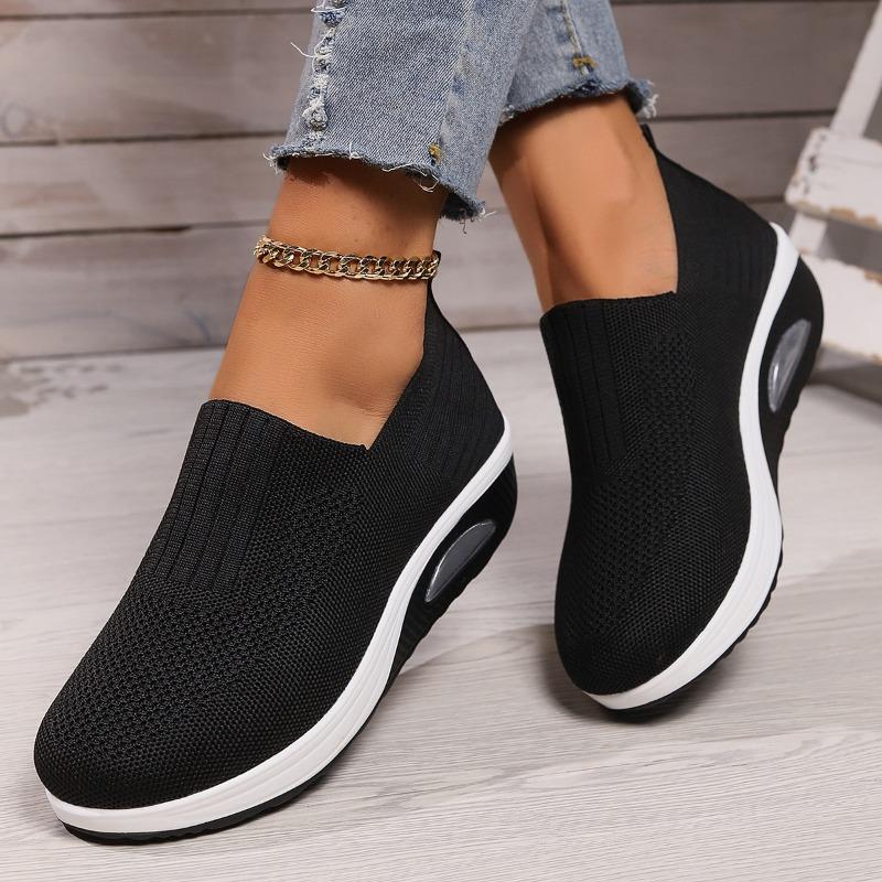 Women's Flying Weaving Comfortable Breathable Rocking Shoes Anti-slip Soft Sole Mother's Shoes Mesh Air Cushion Sports