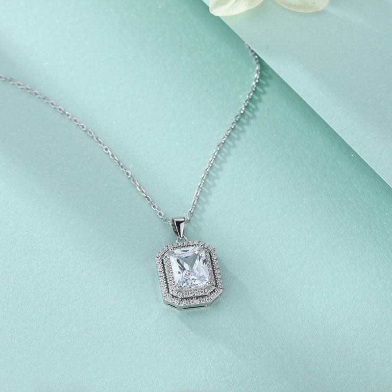 Bague Ringen Rectangular Momulberry Stone Pendant European And American Fashion 925 Sterling Silver Square Diamond Necklace Girls Clavicle Chain