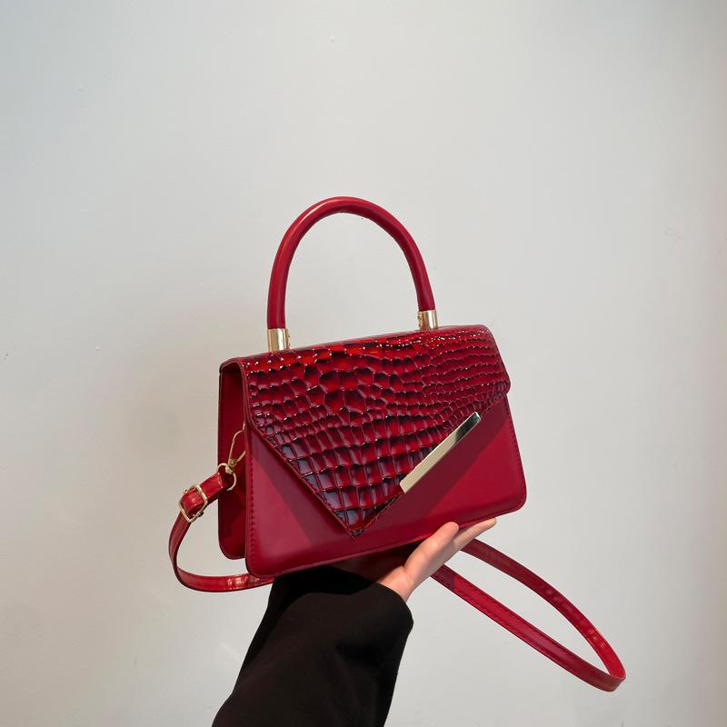 Simple Retro Portable Small Bag Women's 2025 New Trend Fashion Crocodile Pattern Foreign Style Shoulder Crossbody Small Square Bag