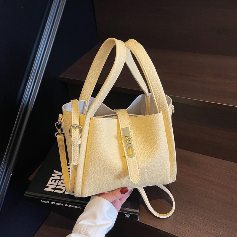 Women's Retro Fashion Bucket Bag - 2025 Autumn/Winter Vegetable Basket Handbag & High-End Niche Messenger Bag