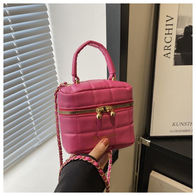 

Сумка Корейська висококласна універсальна сумка-відро Весняний нішовий дизайн 2024 Нова жіноча сумка на ланцюжку рожевий червоний колір