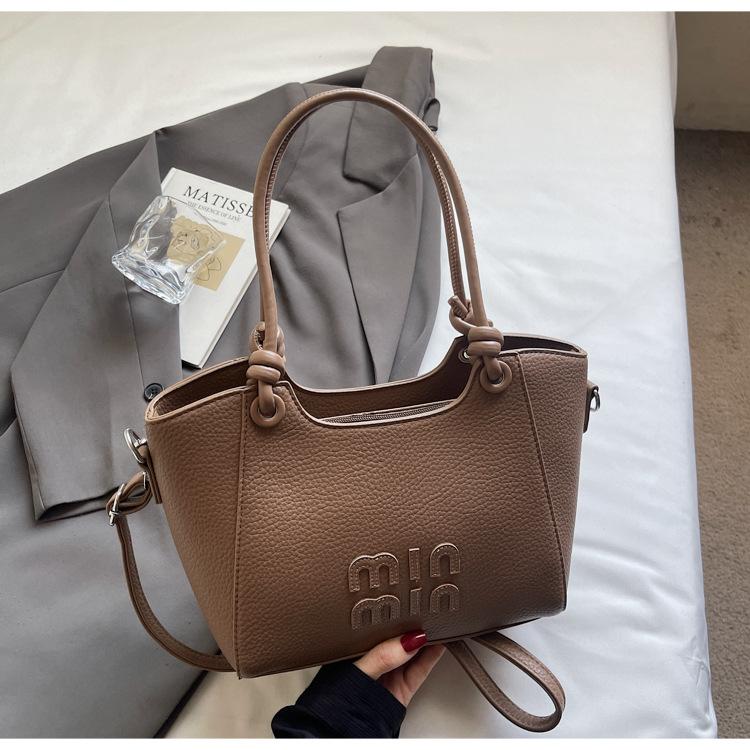 

Large capacity handbag women 2025 new Korean trend versatile fashion bucket bag feeling shoulder messenger bag хаки