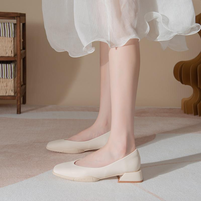 Chaussures à talons épais de style français tendance pour femmes 2024 Automne Nouveau Bout carré Quotidien Décolleté peu profond Respirant Polyvalent Chaussures pour femmes Traf